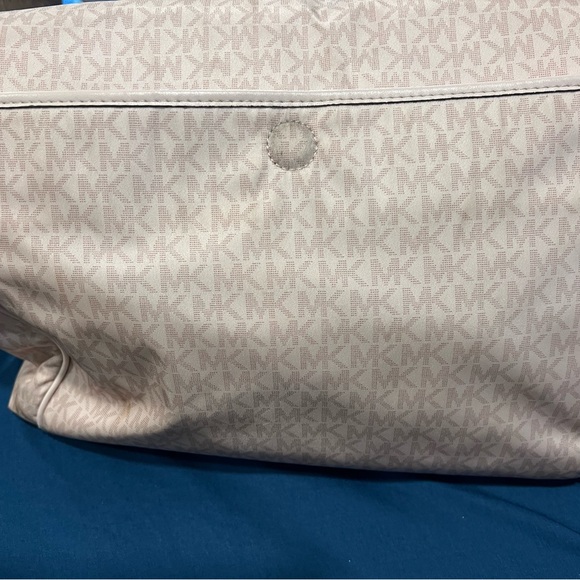 Michael Kors pink diaper bag with changing pad included. True diaper bag - Picture 2 of 4